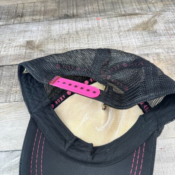 Roxy Hat Womens Black Pink Snapback Trucker Cap Pink Foam Small Adjustable - Picture 13 of 14